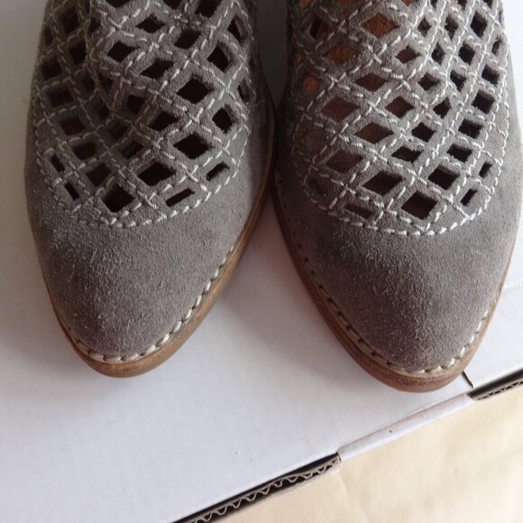 Jeffrey Campbell women's size 7.5, Taggart, grey suede short boot stacked heel, - Picture 4 of 14